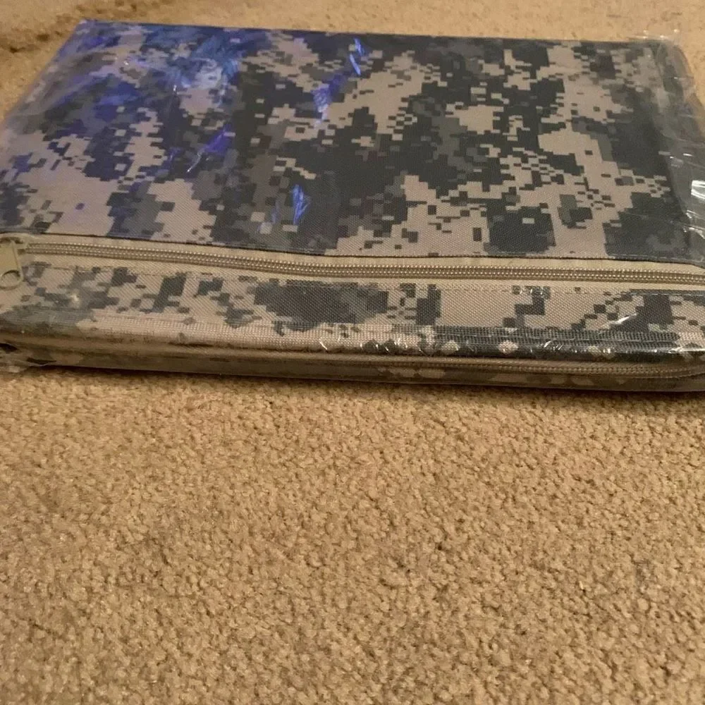 National Guard 100% American Soldier Digital Camouflage Portfolio *New*